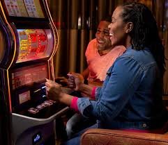 ionwin777 live blackjack dealer interaction